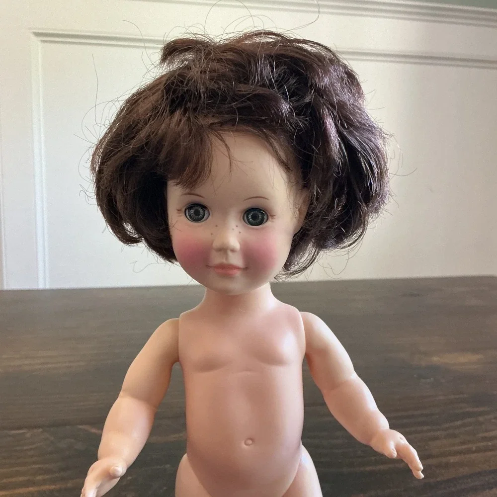 Vintage 1980 Effanbee 11 Inch Vinyl Baby Doll Brunette Sleep Eyes Freckles 1480‎